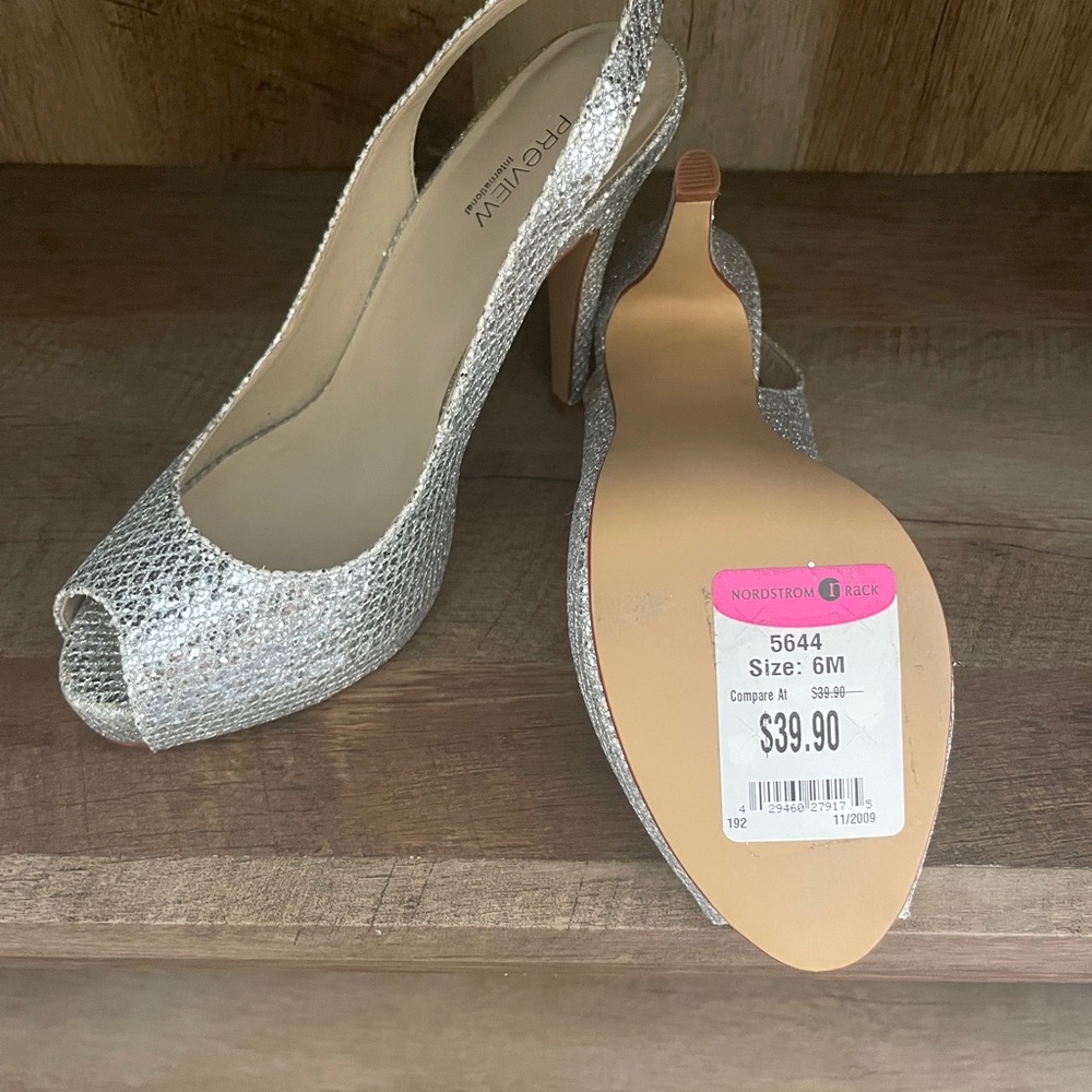 Preview International Silver Sparkle size 6 heels